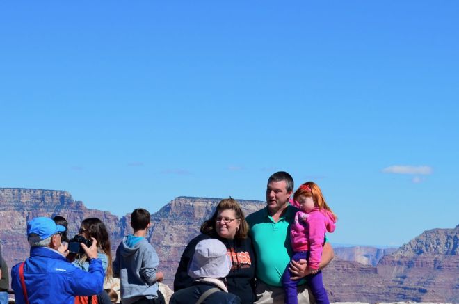Family of three posers South Rim