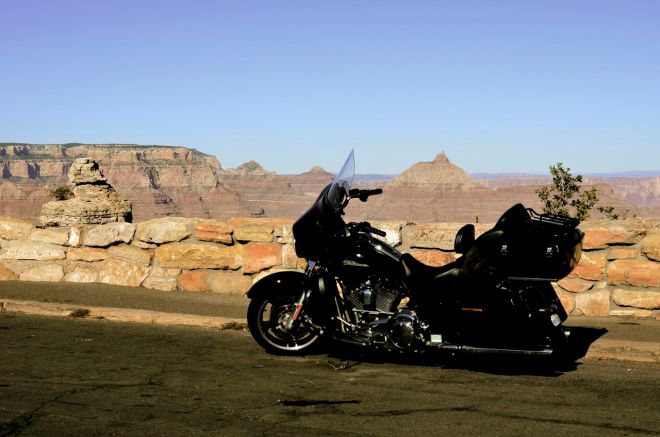 The Dark Knight posin South Rim